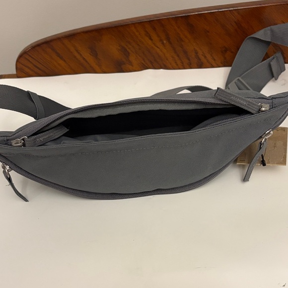 Nike Heritage Waistpack in a charcoal grey colorway. - Picture 5 of 6